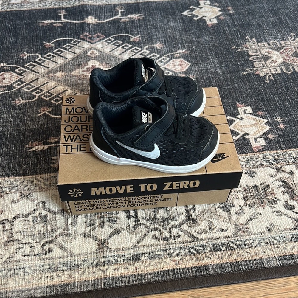 Nike Free Run black shoes